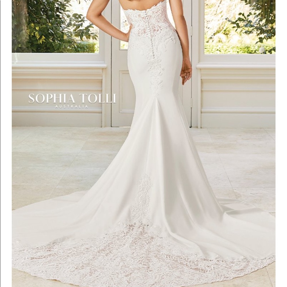 Sofia Tolli wedding gown